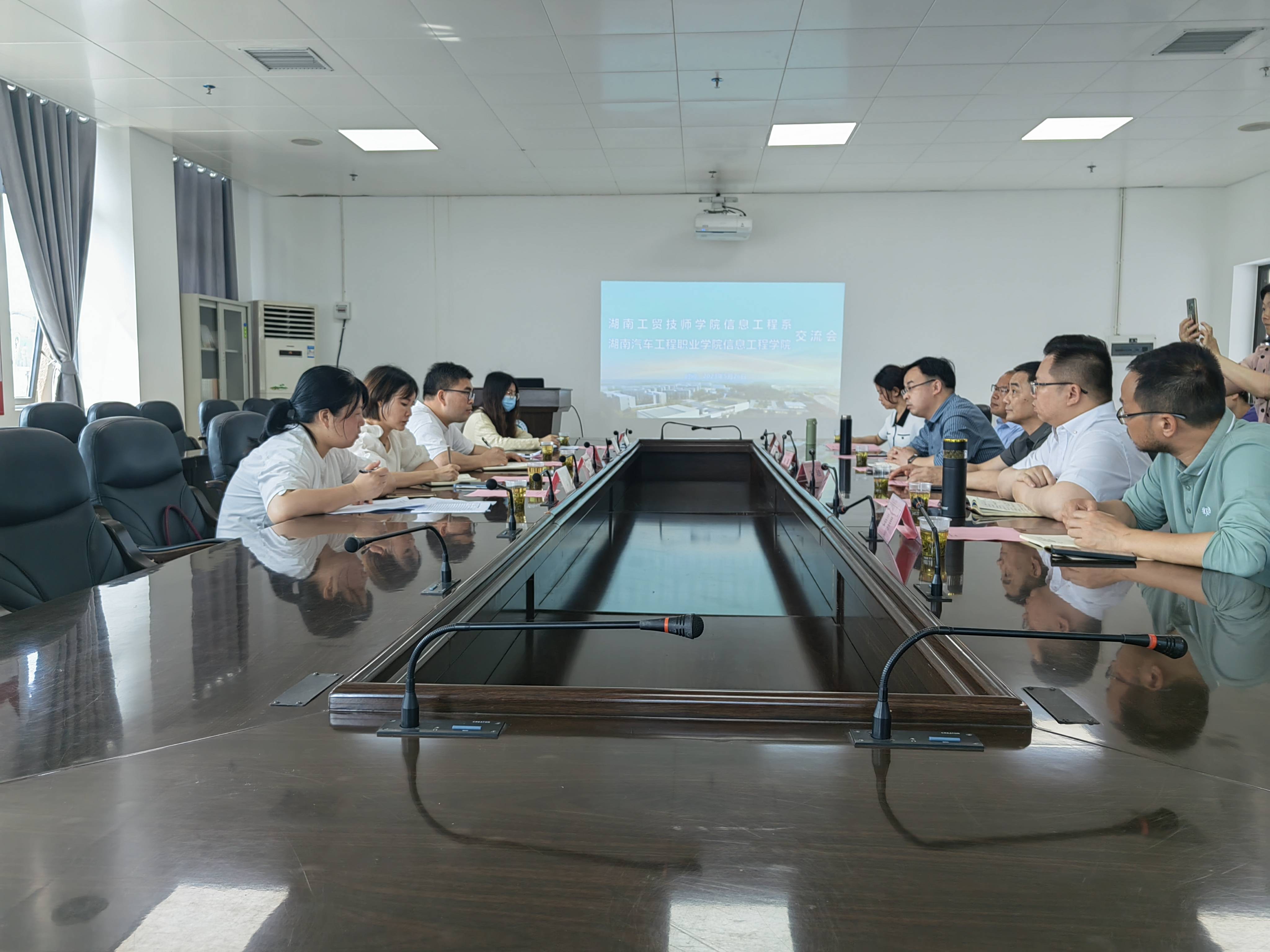 信息工程系主任李会明一行赴湖南汽车工程职业太阳城手机版登录入口考察交流