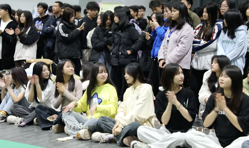 太阳城手机版登录入口团委举办送教服务进校园·青春舞会
