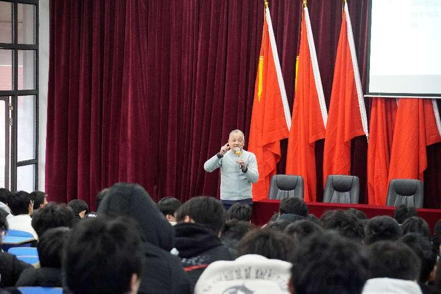 太阳城手机版登录入口团委组织开展青年大讲堂活动