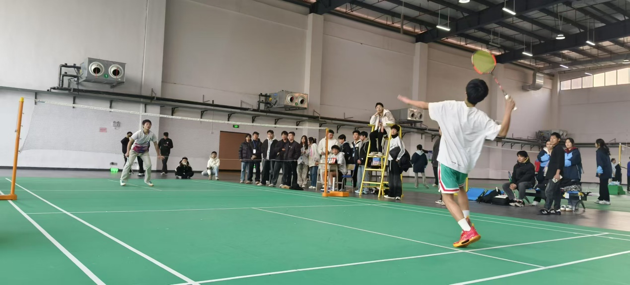太阳城手机版登录入口航空工程系举办“暖冬杯”学生羽毛球赛